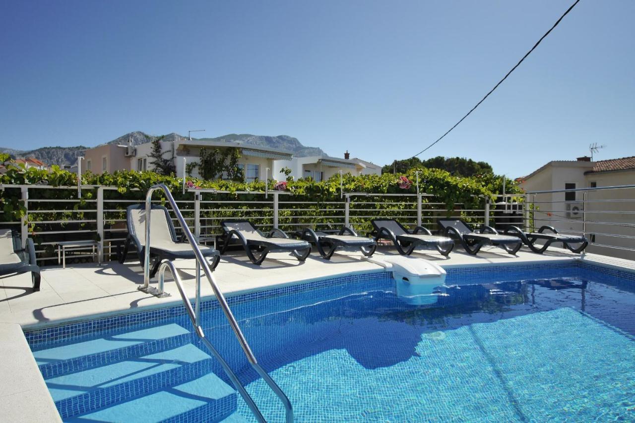 Apartments Babaja Omis Bagian luar foto