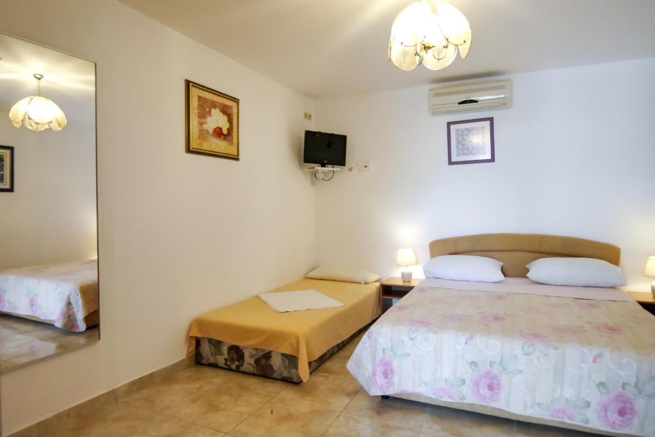 Apartments Babaja Omis Bagian luar foto