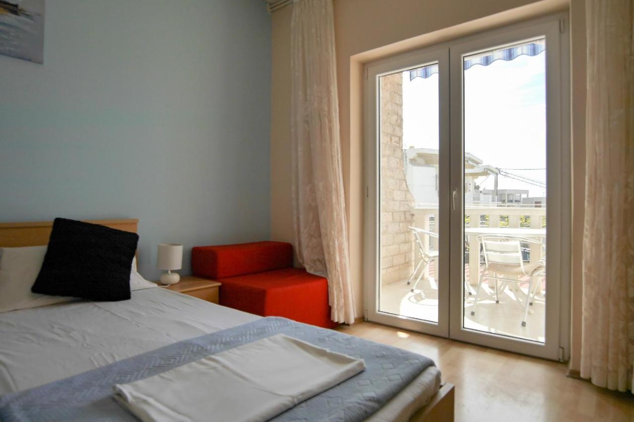 Apartments Babaja Omis Bagian luar foto