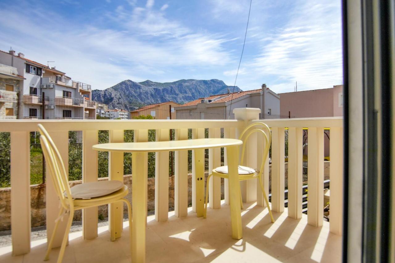 Apartments Babaja Omis Bagian luar foto