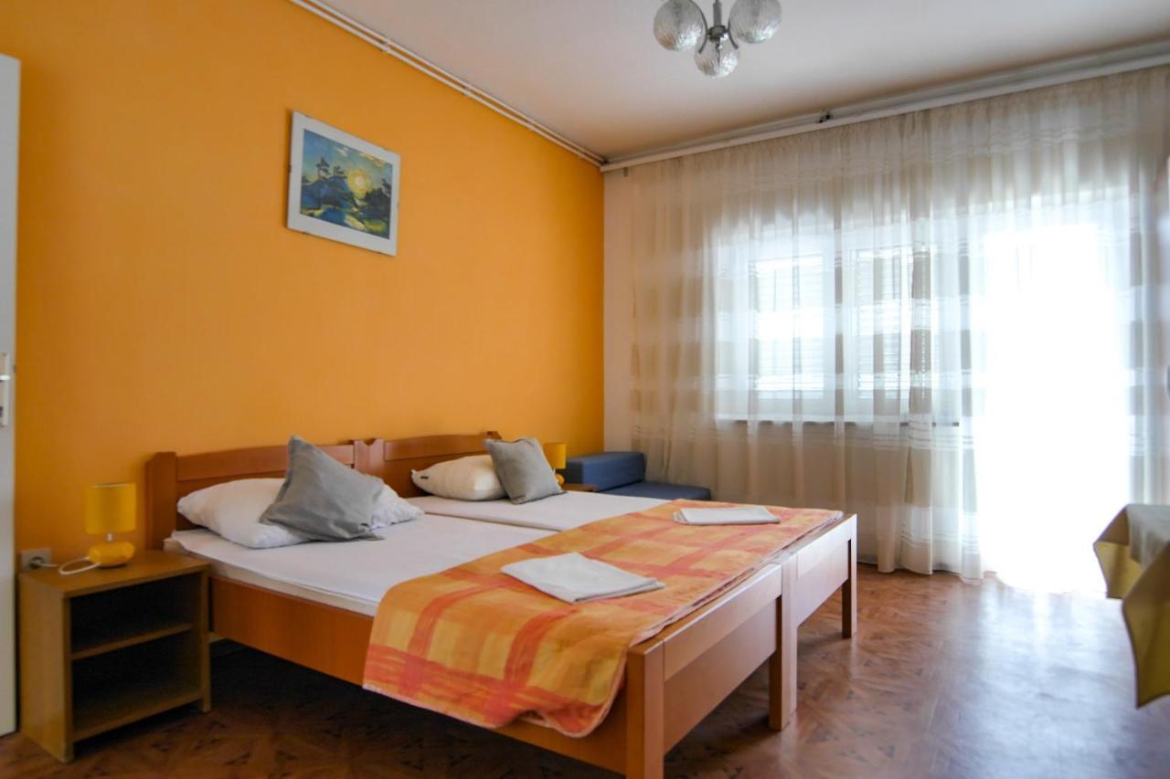 Apartments Babaja Omis Bagian luar foto