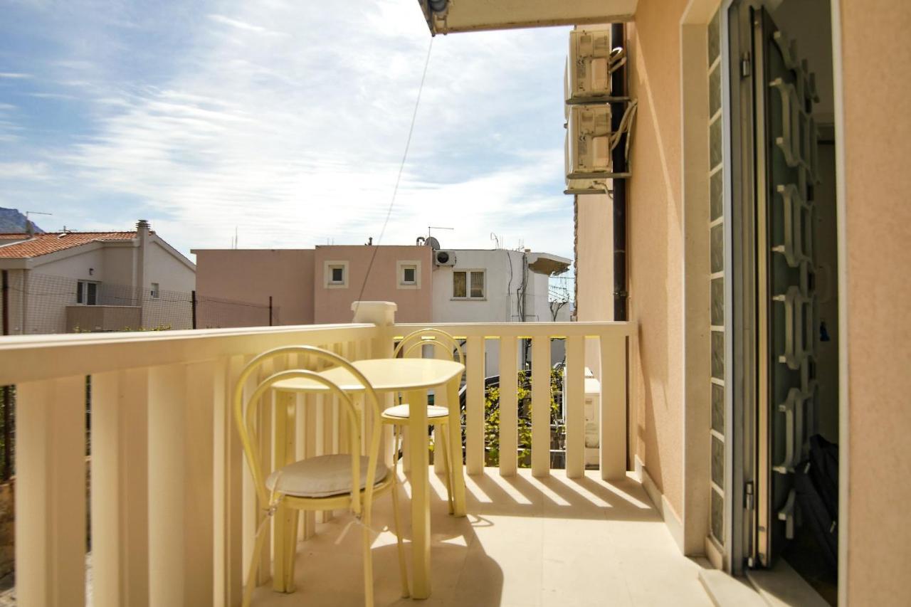 Apartments Babaja Omis Bagian luar foto