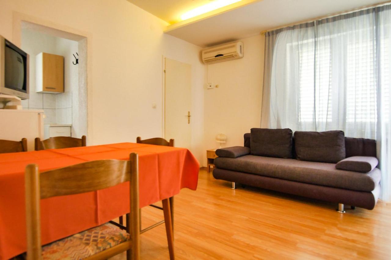 Apartments Babaja Omis Bagian luar foto