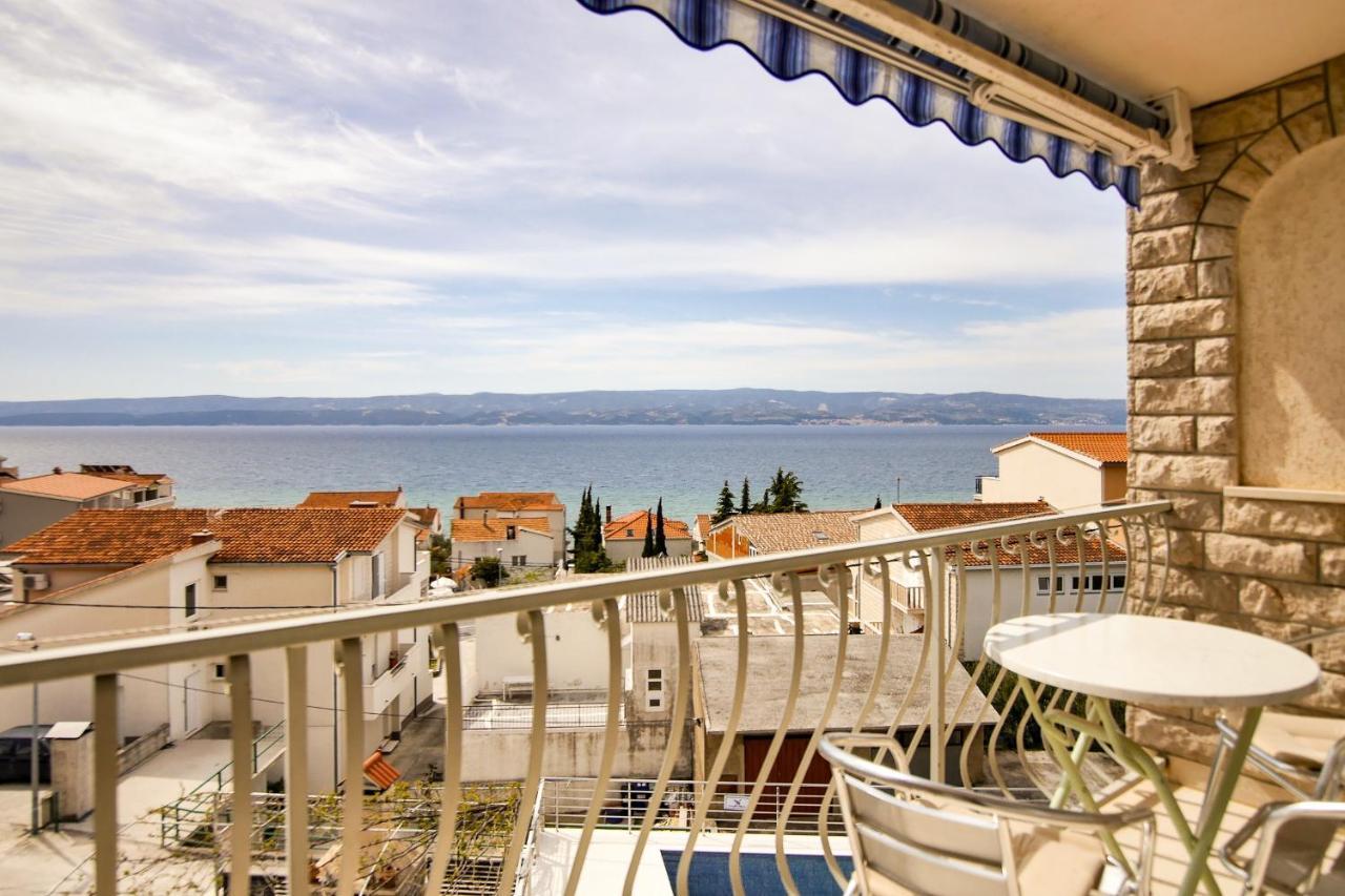 Apartments Babaja Omis Bagian luar foto