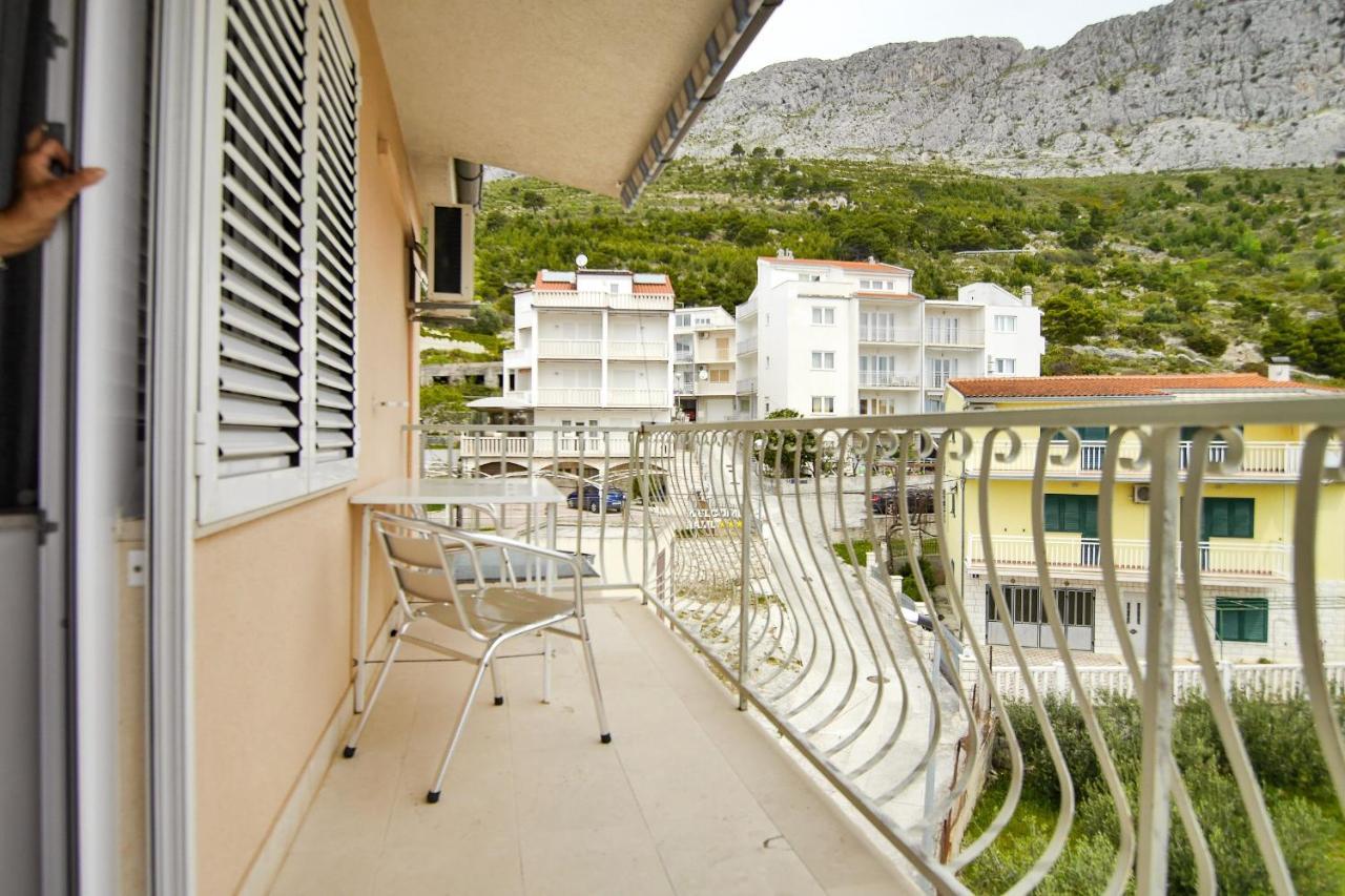 Apartments Babaja Omis Bagian luar foto