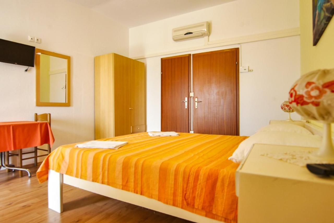 Apartments Babaja Omis Bagian luar foto