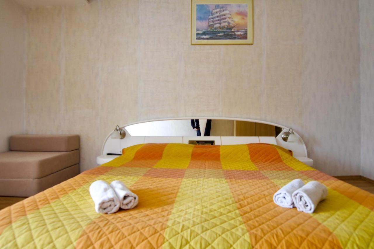 Apartments Babaja Omis Bagian luar foto
